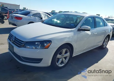 2013 Volkswagen Passat 2.5L Se z USA, uszkodzony, nr VIN 1VWBP7A3XDC079992